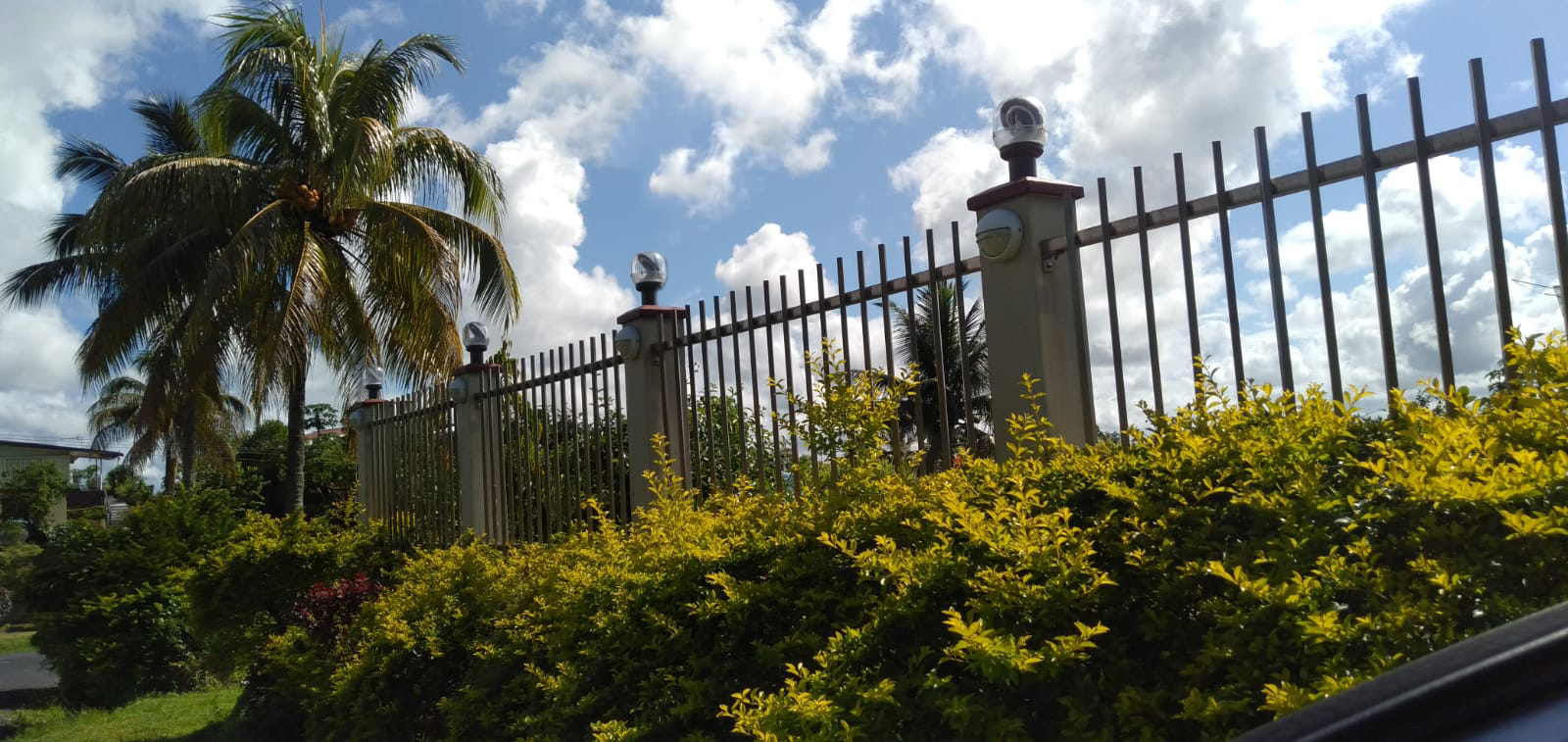 Do Solar Lights Charge On Cloudy Days? Sottlot