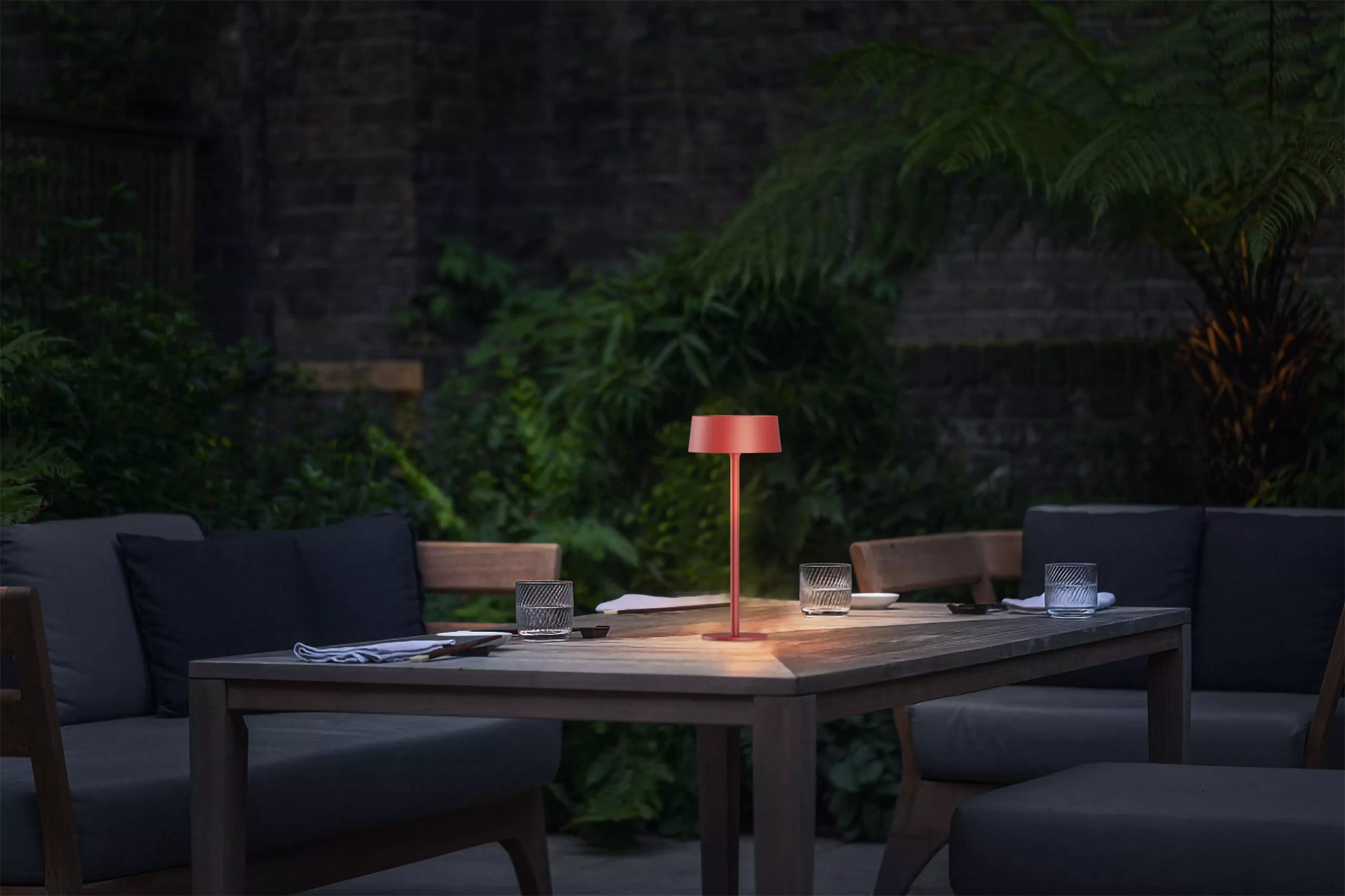 Mega Solar AI Table Light
